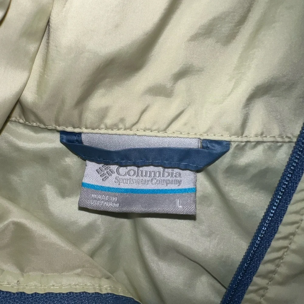 Large women’s windbreaker columbia brand - Picture 3 of 3
